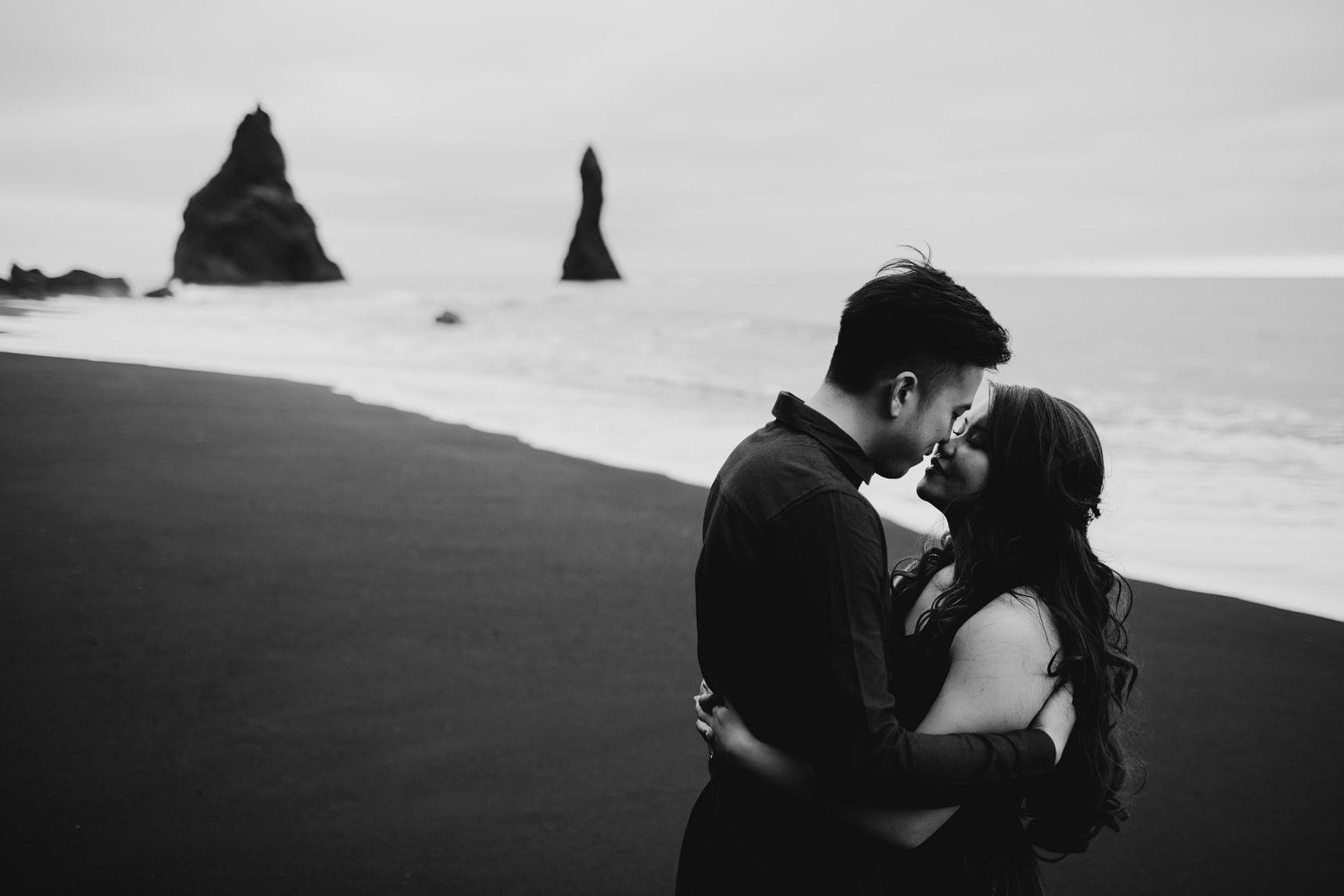 black sand beach pre wedding shoot